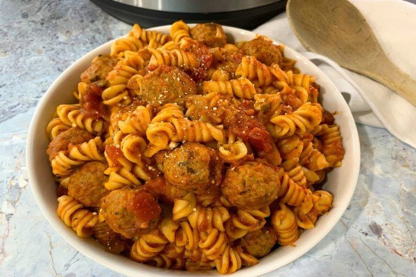 Instant Pot Angel Hair Pasta and Meatballs