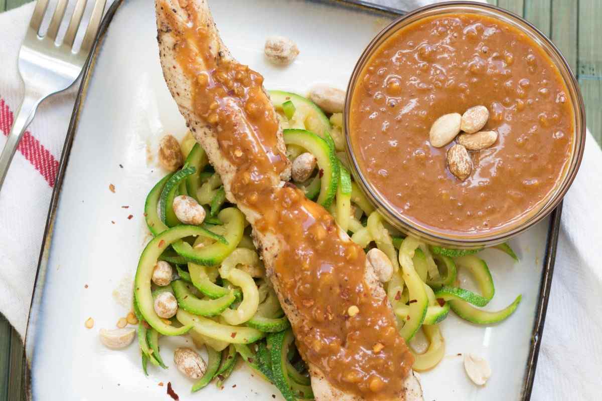 Zucchini Noodles with Peanut Sauce