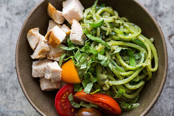 Easy 10 Minute Asian Zucchini Noodles with Chicken