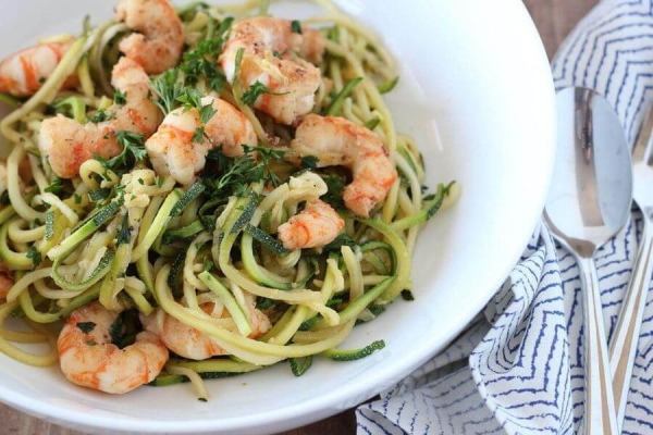 Justine Schofield Prawn and Zucchini Pasta with Tomato Sauce Recipe