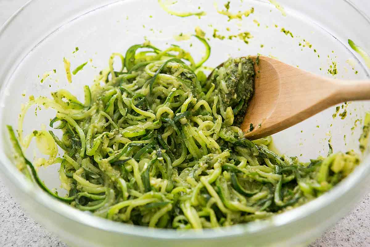 Easy 10 Minute Asian Zucchini Noodles