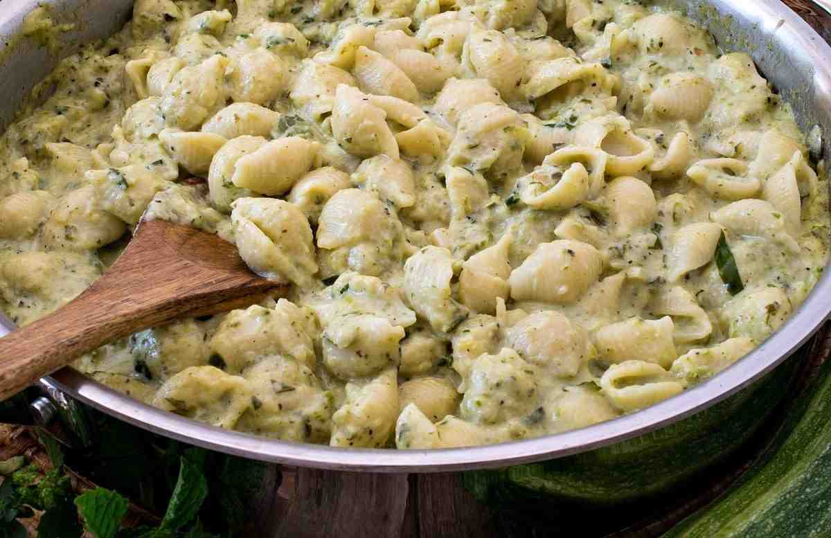 Delicious Creamy Zucchini Pasta