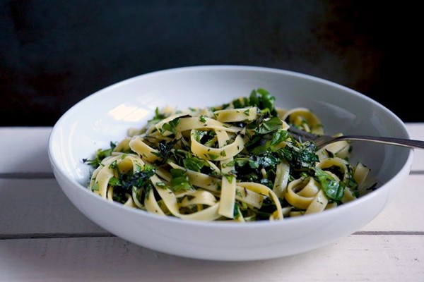 Quick One Pan Spinach and Zucchini Pasta Recipe with Ricotta Cheese