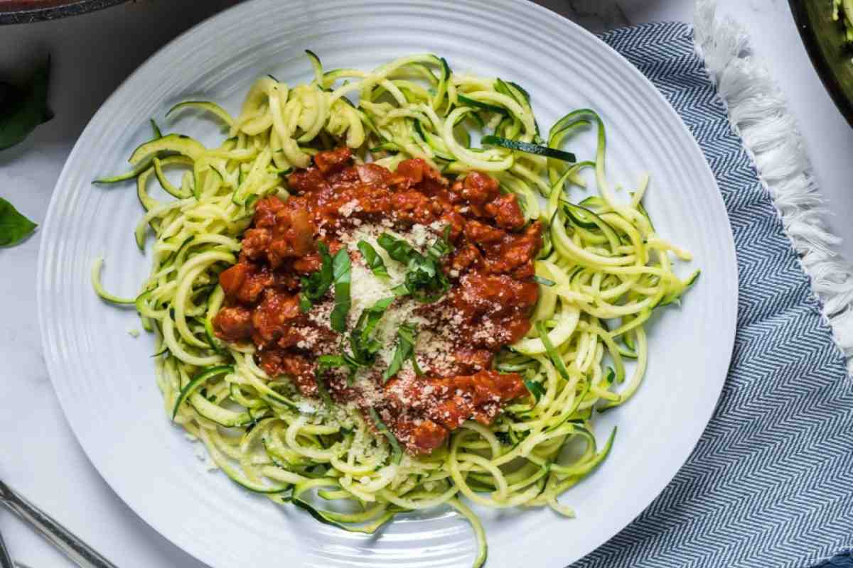 Zucchini Pasta Recipe with Tomato Sauce